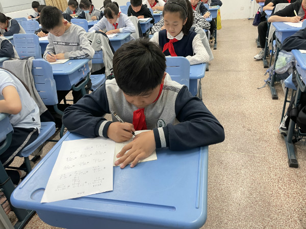 xueshengdati4.jpg