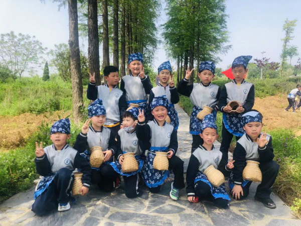 6 jingshendecaichaxiaohuoer.jpg