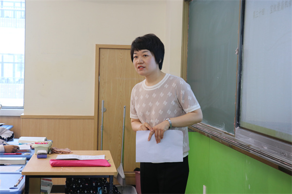 北京语文张明老师上课中.jpg