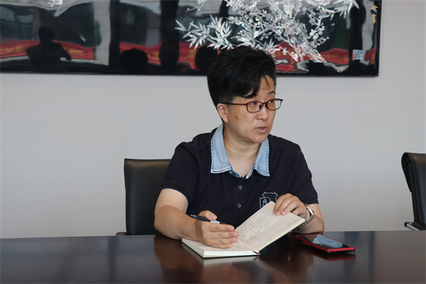 化学专家陈争老师讲座中.jpg