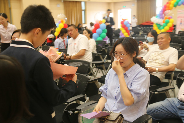 5kandaohaizinuexindegaobaijiachangkuhongliaoshuangyan.jpg