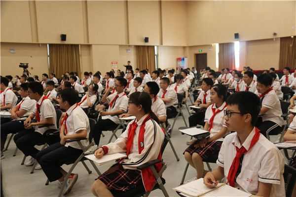 5同学们认真聆听.jpg