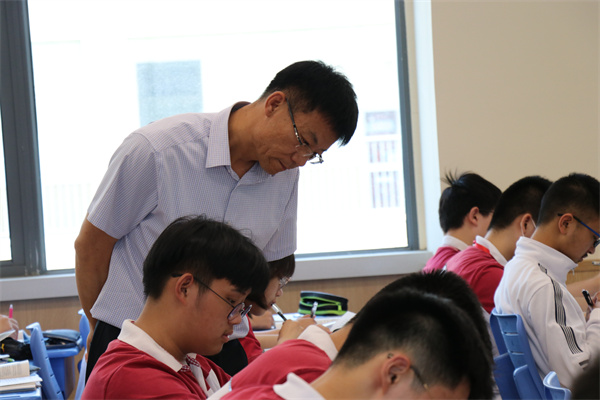 北京化学于乃佳老师上课中.jpg