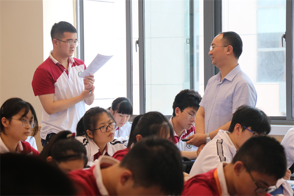 扬州中学金年庆老师上课中.jpg