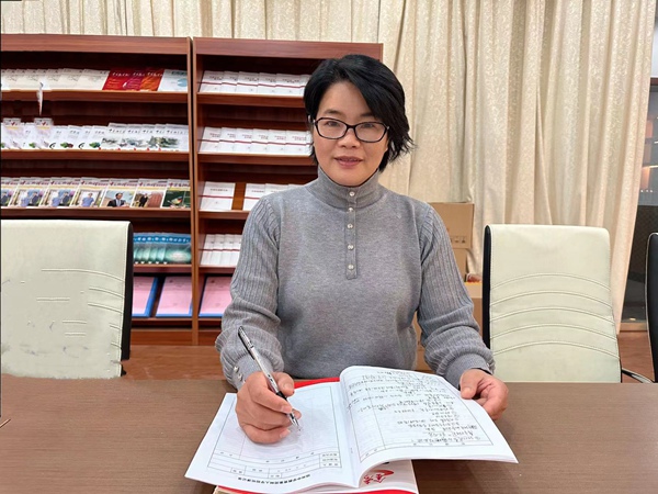 政治组教研主任徐红卫主持.jpg