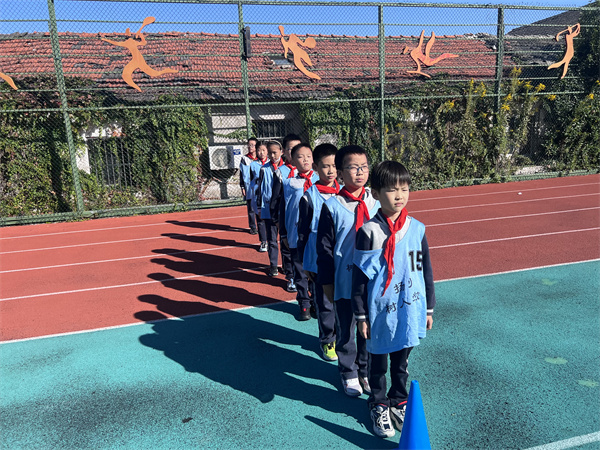 4.学生聆听.jpg