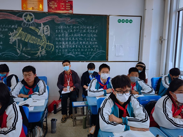 政治组老师参与听课3.jpg