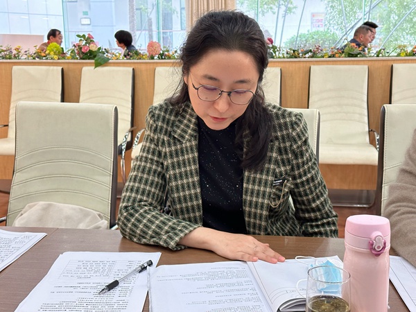 南门街初三备课主任陈维维做视导反馈.jpg
