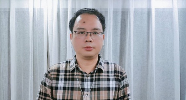 物理组组长曹庆老师发言.jpg