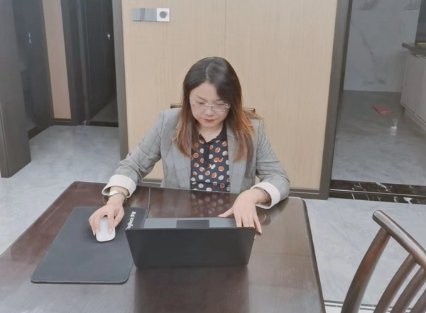 数学组备课组长周兰萍老师发言.JPG
