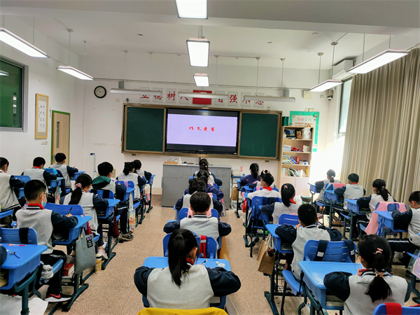 图2 四年级比赛现场1.jpg
