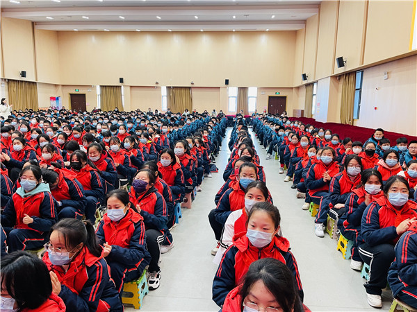同学们认真参会.JPG