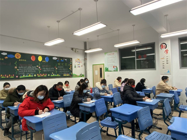 3.会议现场.jpg
