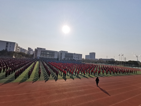 整齐的队列.jpg