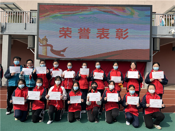 获得二等奖同学.jpg