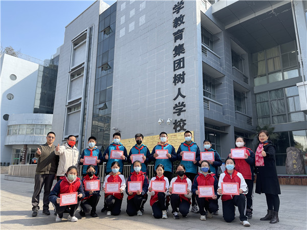 获特等和一等小组代表合照.jpg