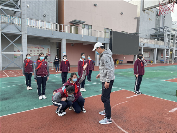 环节二 体育老师发现情况异常2.JPG
