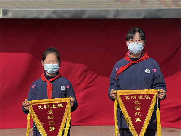 四年级和六年级获得上周常规优胜班级.jpg