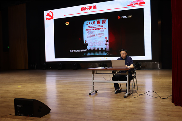 党员教师龙在全老师参加授课.jpg