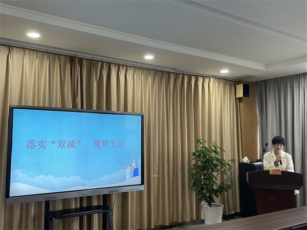 潘金霞.jpg