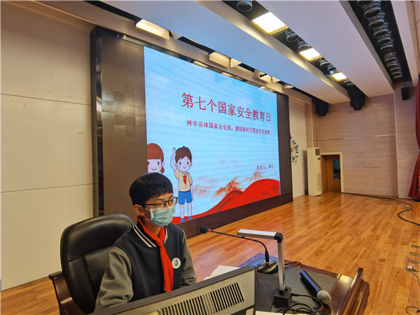 单可同学在宣讲.jpg