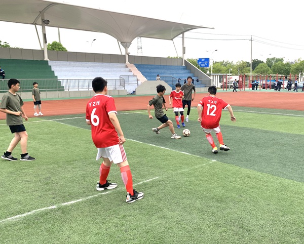 拼抢.JPG