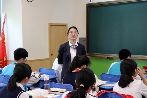 肖.JPG
