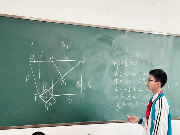 学生活动科研园地.JPG