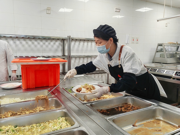 营养丰盛的午餐2.jpg