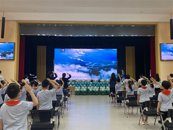 3 升旗仪式现场.jpg