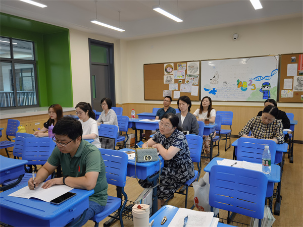 语文组研讨交流现场.jpg