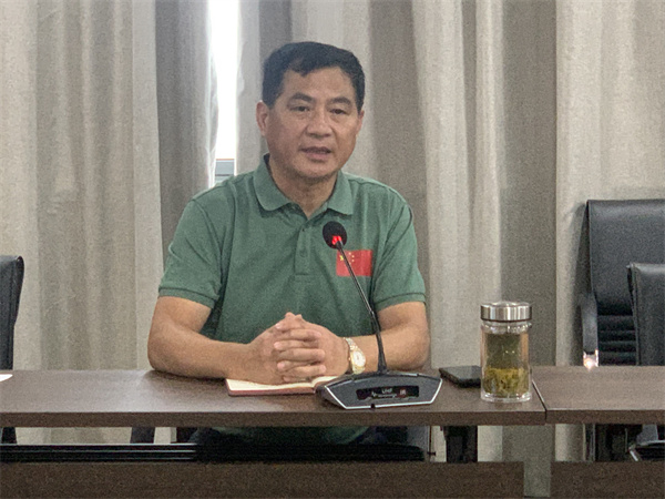 凤栖湖校区校长朱云峰提要求.jpg