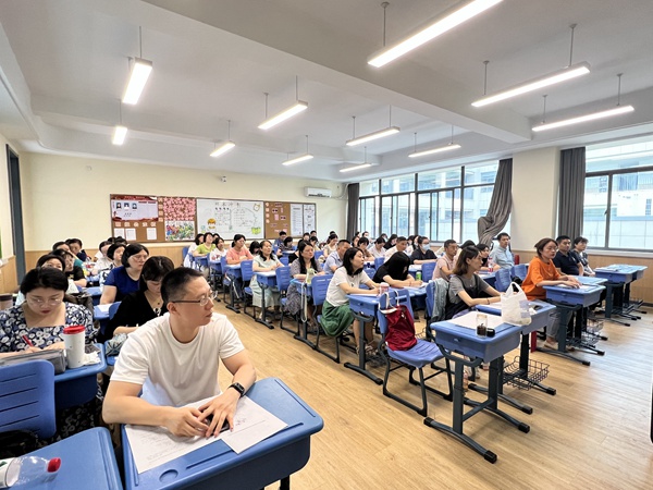 语文学科培训现场.JPG