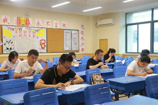 生物组培训现场.jpg