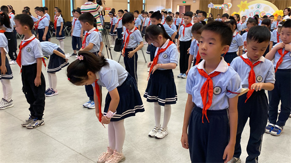 10.整理着装.jpg