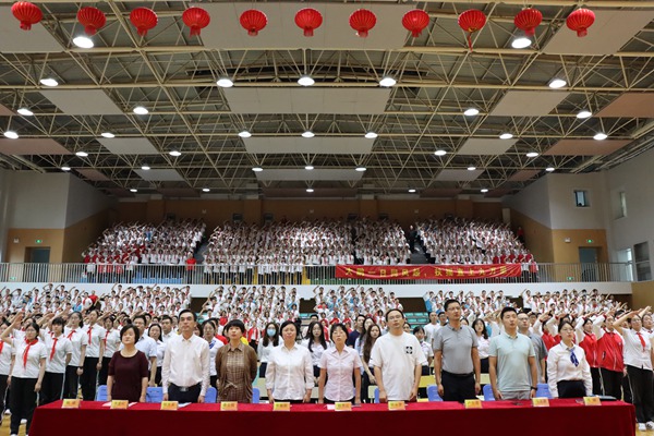 奏唱国歌 .JPG
