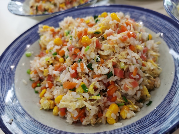 色香味俱全的蛋炒饭.jpg