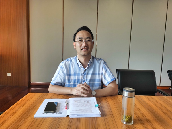 4教务处副主任万洪顺.JPG