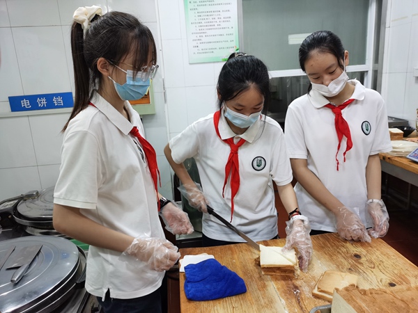 学做三明治.jpg