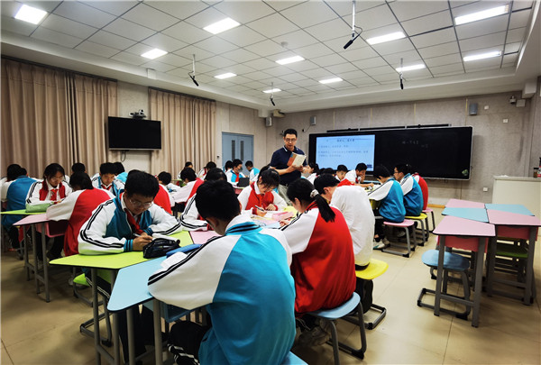 张彦斌老师上课风采.jpg