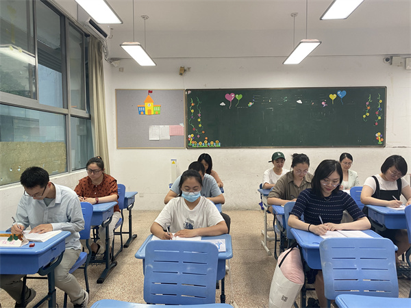 4.小学部全体教师参会.jpg