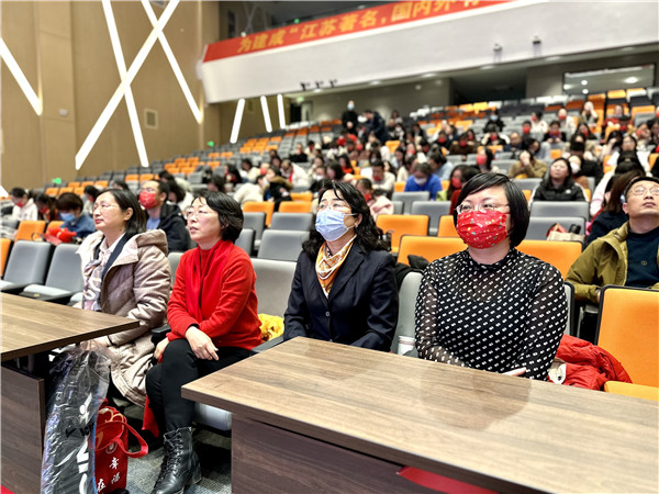 初中部四位校长参加研讨活动.jpg