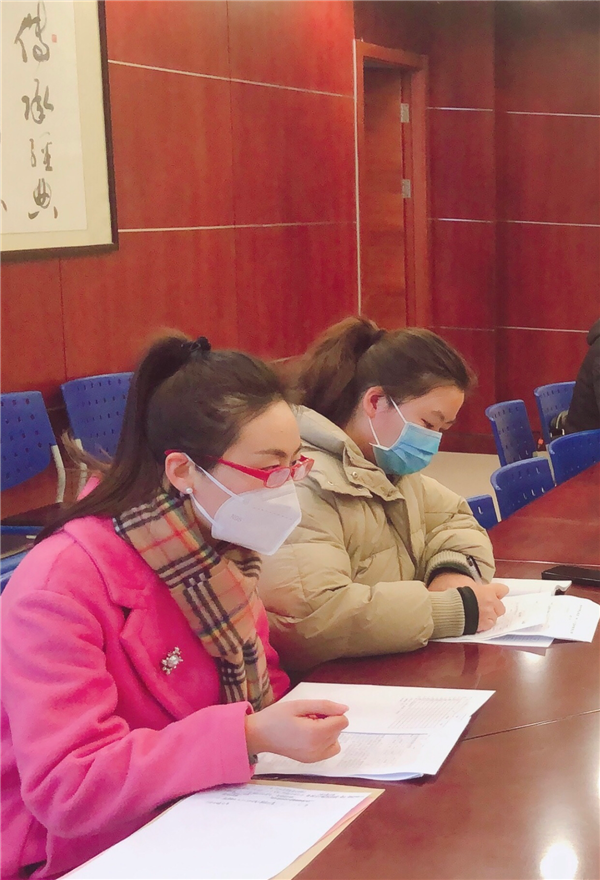 胡爱林老师主持.png