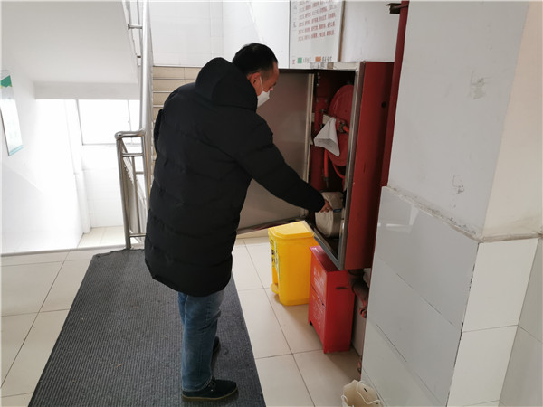 检查消防设备.jpg