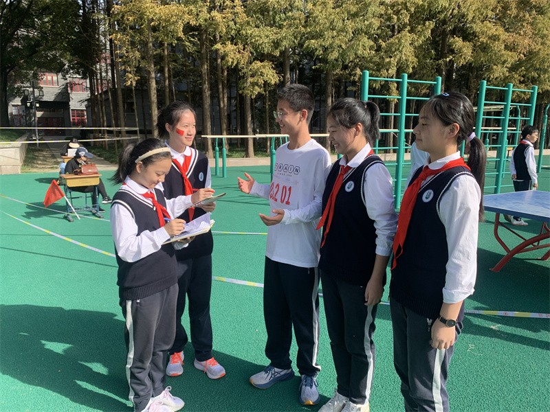 采访初三学生.jpg