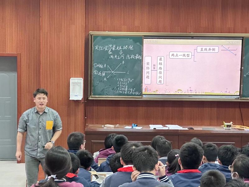 陈天翔老师上课2.JPG