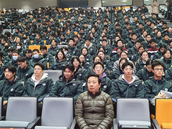 学生参会照片1.jpg