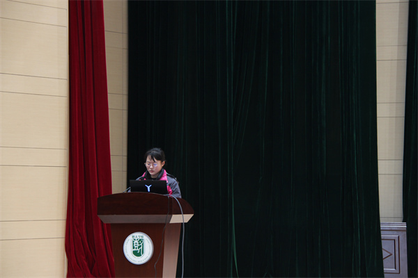 学生代表祝昕宁发言.jpg