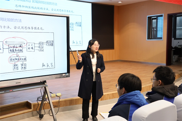 扬州中学钱丽娟老师上课风采.png