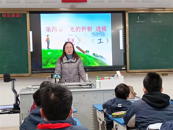 匡成萍老师开课.jpg